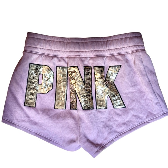 Meet your Posher, Lisa! 🥰❤️💕 - Picture 5 of 15